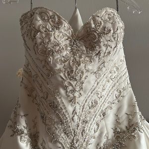 Maggie Sottero Ivory Wedding Dress